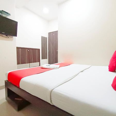 Hotel Amfahh - Andheri West Railway Station Мумбаи Экстерьер фото