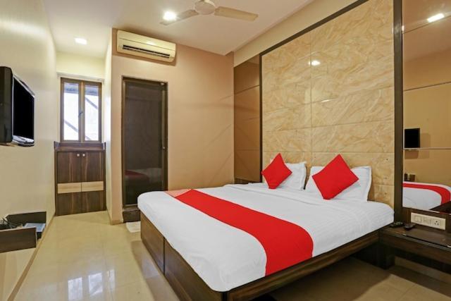 Hotel Amfahh - Andheri West Railway Station Мумбаи Экстерьер фото