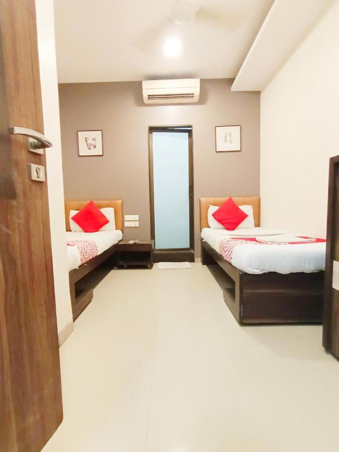 Hotel Amfahh - Andheri West Railway Station Мумбаи Экстерьер фото