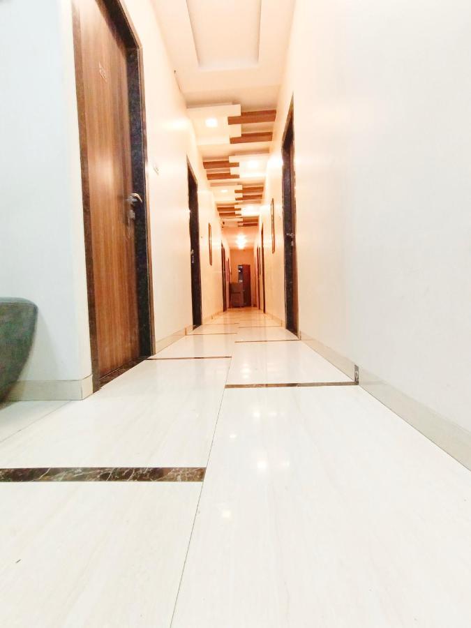 Hotel Amfahh - Andheri West Railway Station Мумбаи Экстерьер фото