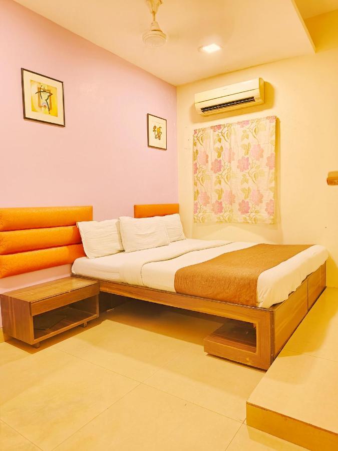 Hotel Amfahh - Andheri West Railway Station Мумбаи Экстерьер фото
